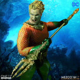 Mezco Toyz One:12 DC Comics Aquaman Comic Action Figure 1:12 Action Figure 112